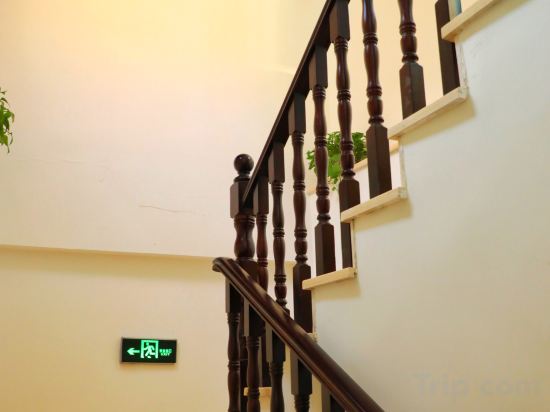 Фото Qinfu Hotel（Beijing Nanluoguxiang Houhai）