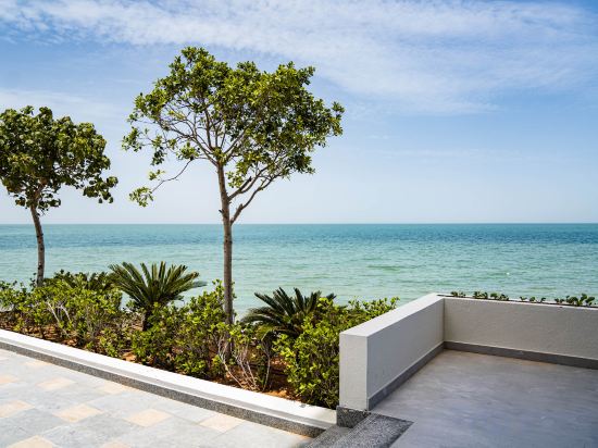 Фото Beach Bay Hotel Mirfa