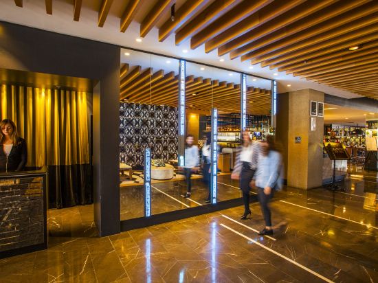 Фото Qt Canberra an Evt hotel