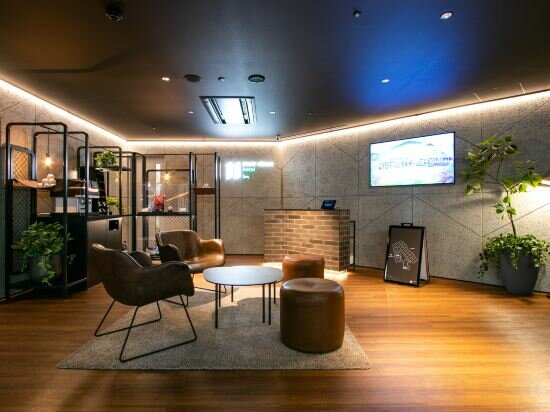 Фото Tower Eleven Hotel