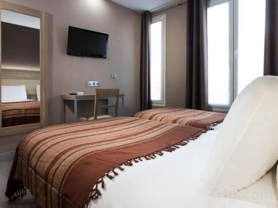 Фото Hôtel des Pavillons