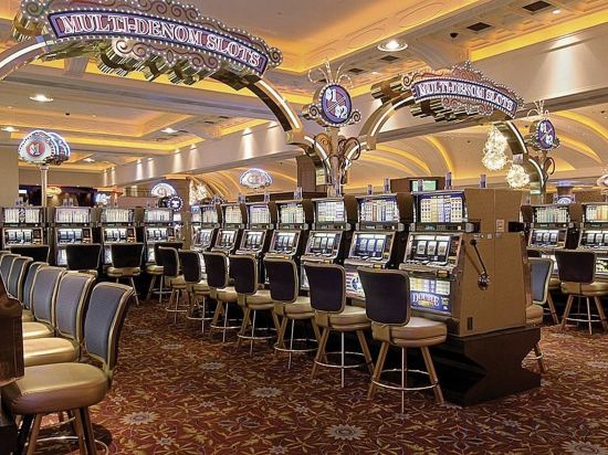 Фото Blue Chip Casino Hotel and SPA