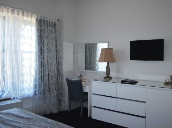 Фото The Congress Plaza Hotel & Convention Center