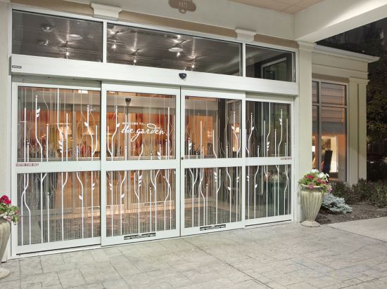 Фото Hilton Garden Inn Queens/JFK Airport