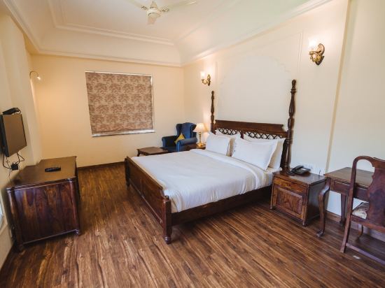 Фото WelcomHeritage Mount Valley Resort, Ranthambore