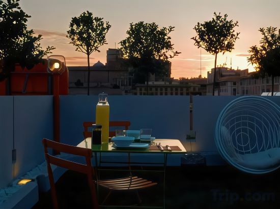 Фото Orange Hotel