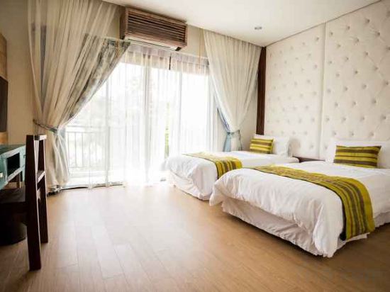 Фото IBooking Trams Square