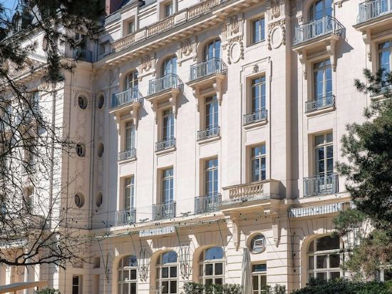Фото Waldorf Astoria Versailles - Trianon Palace