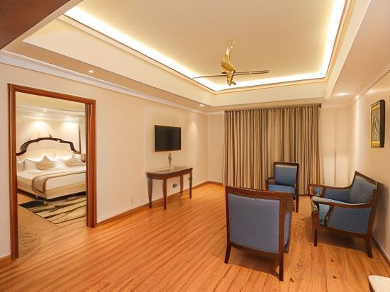 Фото Regenta Central City Vilas Palace Ambala