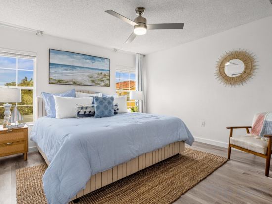 Фото 4br, 3ba T/home W Screened-in Heated Pool 4 Bedroom Townhouse by Redawning