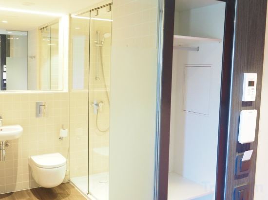 Фото EasyHotel Barcelona Fira