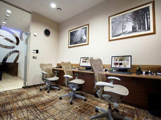 Фото Hilton Garden Inn Milan North