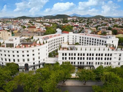 Внешний вид отеля Silk Path Grand Hue Hotel в Фуонге Тхуане Хое, фото 5