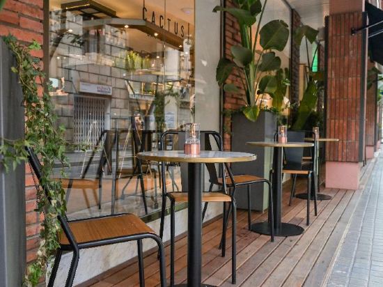 Фото Aparthotel Mariano Cubi Barcelona