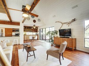 Breathtaking Canyon Views and Seasonal Pool - Beautiful Oasis (1002 Jousting Place, Austin, TX, 78746, US), hotel