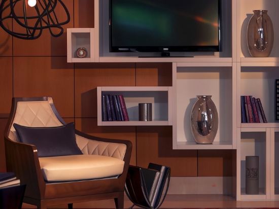 Фото Renaissance Chicago O'Hare Suites Hotel