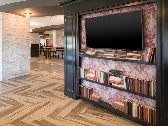 Фото Crowne Plaza Saddle Brook, an Ihg Hotel