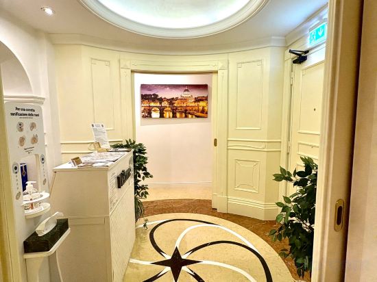 Фото Simon's Guest House