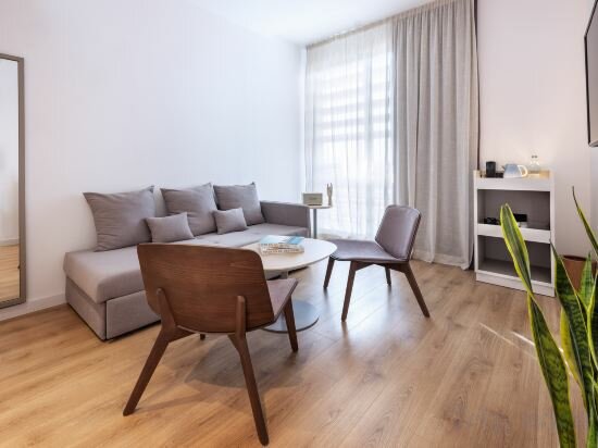 Фото INNSiDE Barcelona Aeropuerto