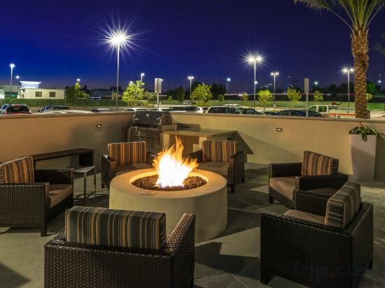 Фото TownePlace Suites by Marriott Ontario Chino Hills