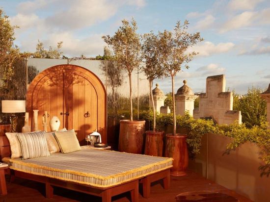 Фото Mondrian Bordeaux Les Carmes