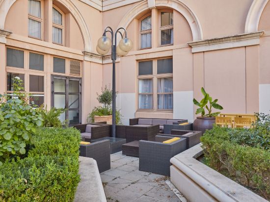 Фото Appart'hôtel Odalys City L'Atrium