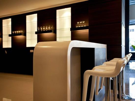 Фото Pinetree Hotel
