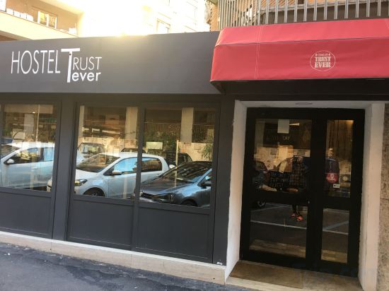 Фото Hostel Trastevere by Hostal Trustever