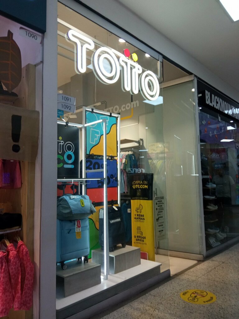 Clothing store Totto, Bogota, photo