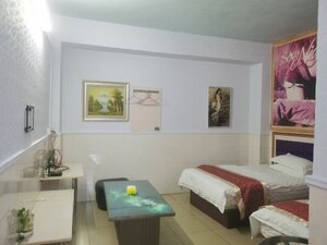 Zhuhai Xiao Hong Kong Business Accommodation (No. 2, 1st Street, Huanping Road, Nanping Town), hotel