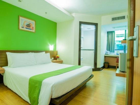 Фото The Seasons Bangkok Huamark