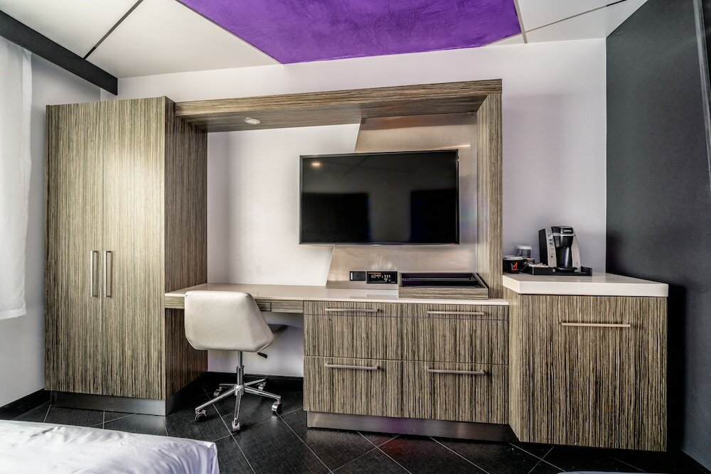 Фото The Moment Hotel