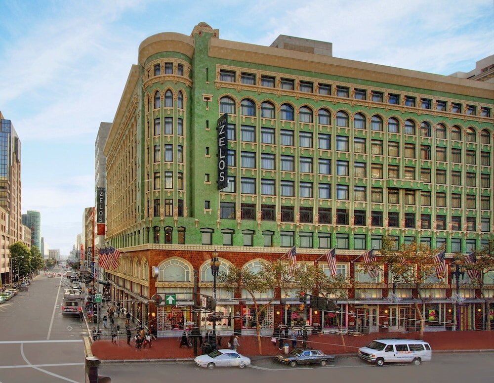 Фото отеля 1