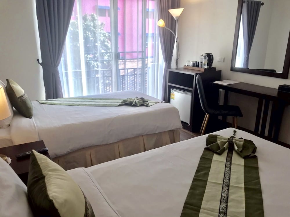 Фото Ratana Hotel