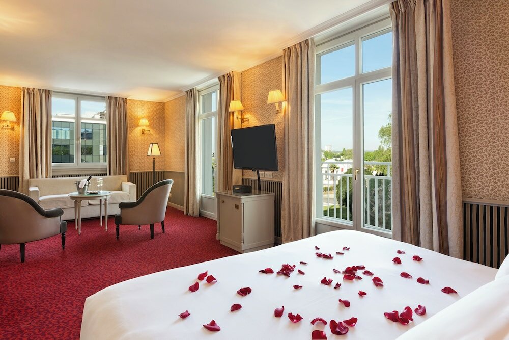 Фото Le Grand Hôtel Enghien-les-Bains