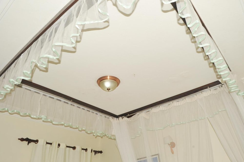 Фото New Scroll Inn Hotel