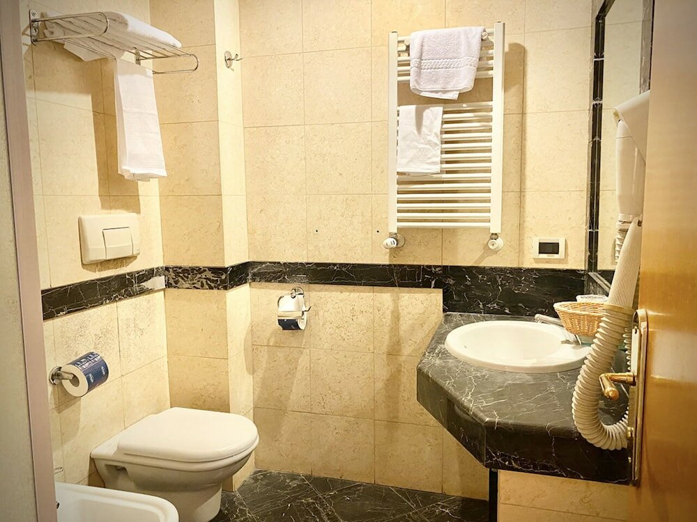 Фото Champagne Palace Hotel