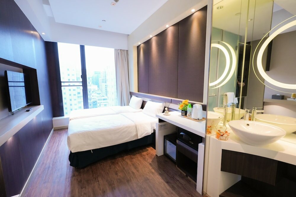 Фото Epoch Hotel