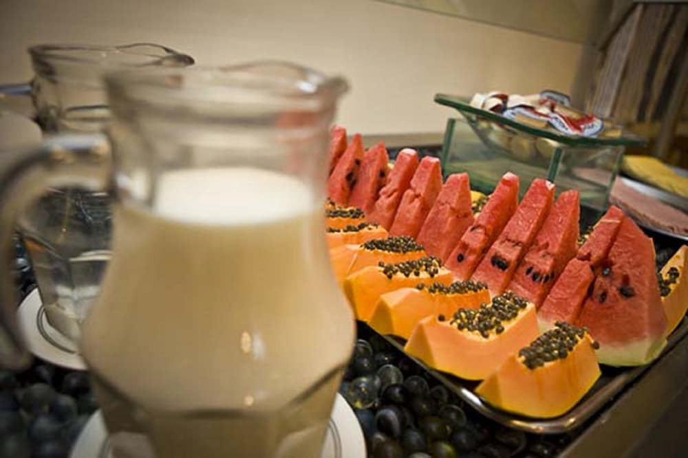 Фото Hotel Carillon