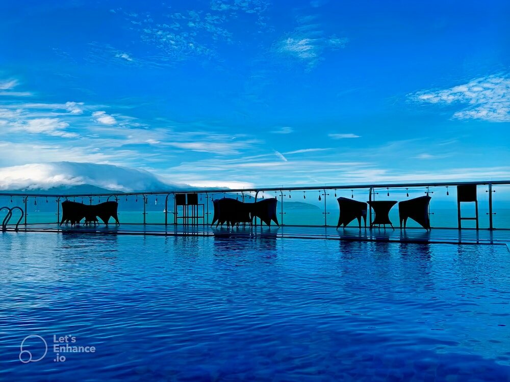 Фото Serene Beach Hotel Danang