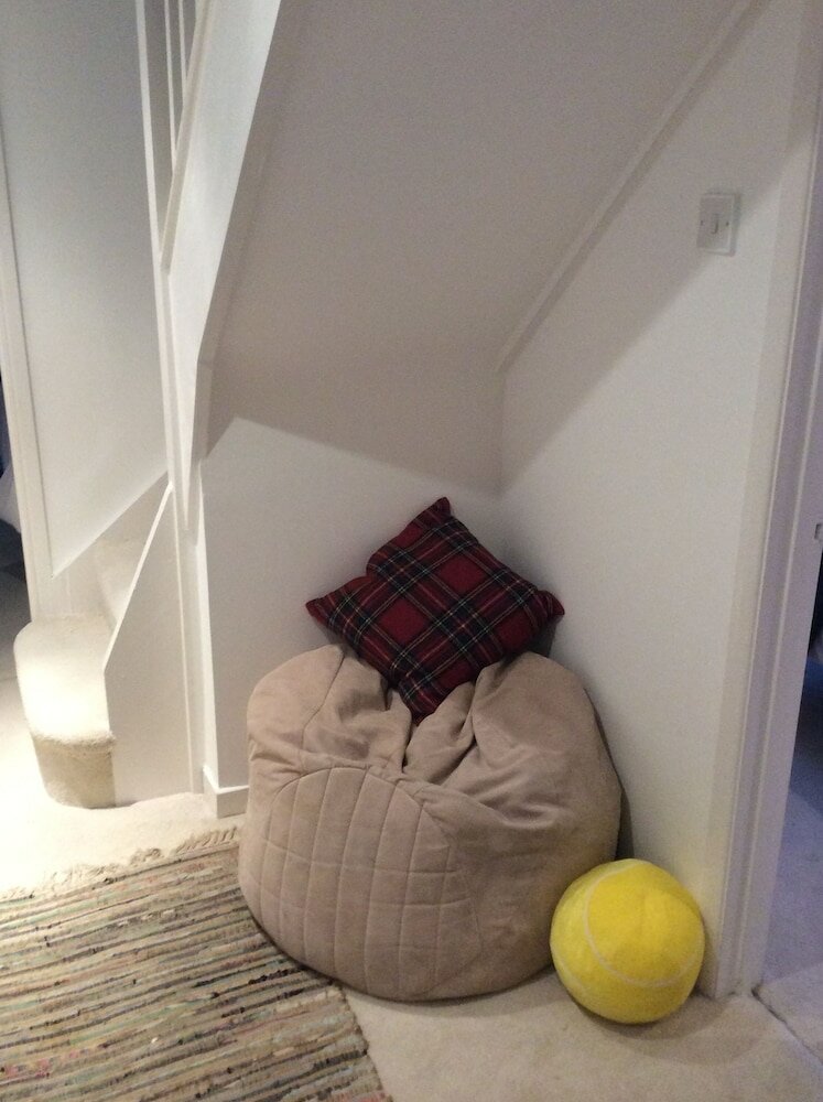 Фото The Old Bookbinders Retreat