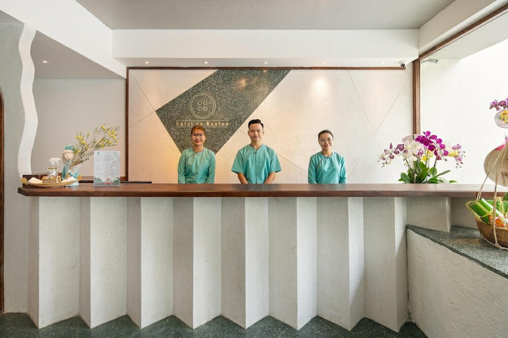 Фото Le Bouton Hotel