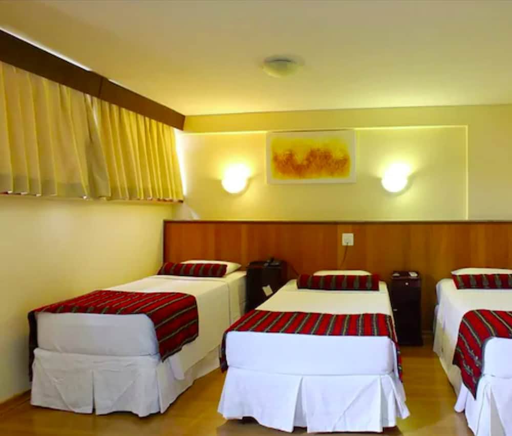 Фото Nacional Inn Curitiba Estação