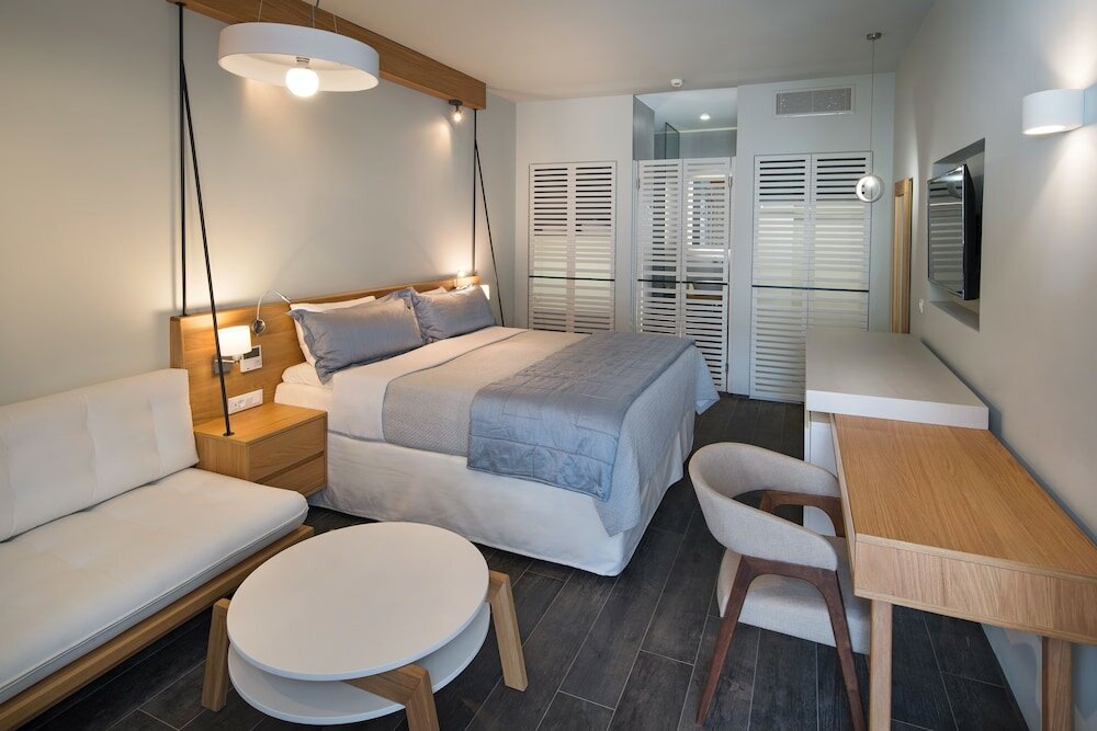 Фото Meltemi Excelsior Suites and SPA