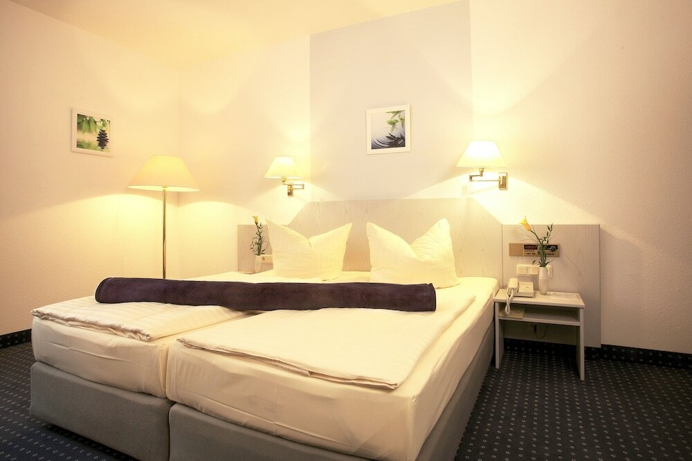 Фото Hotel Kleefelder Hof