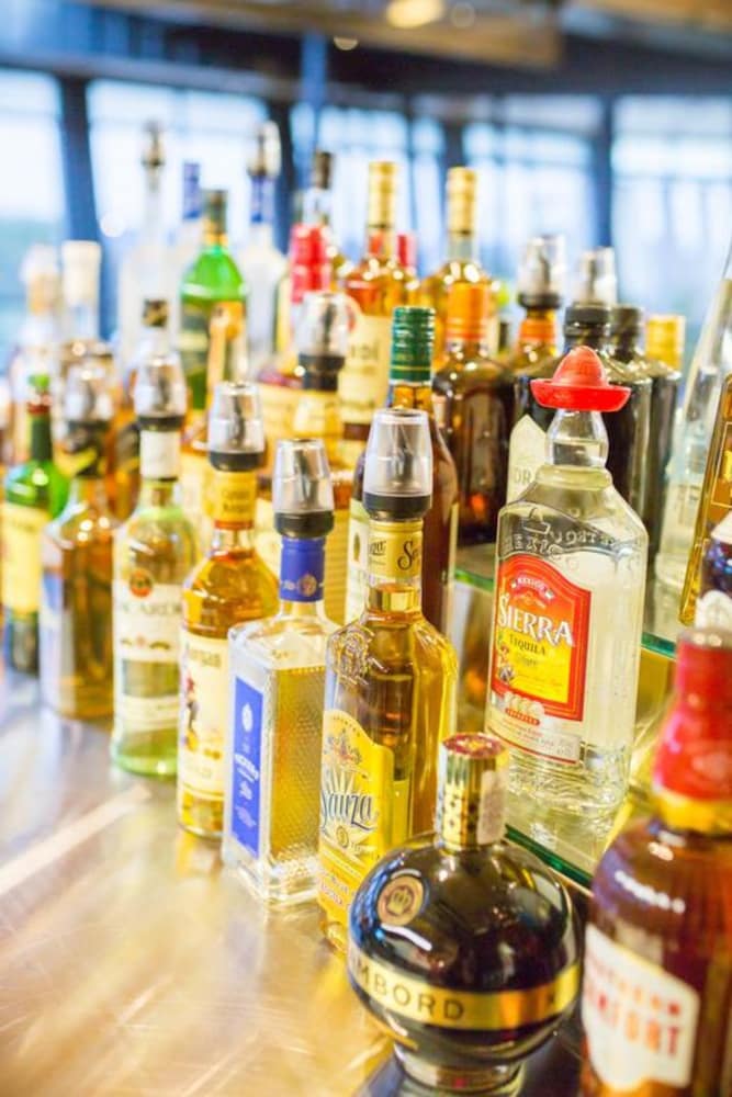 Фото Highlander Hotel Bar Kitchen Rooftop