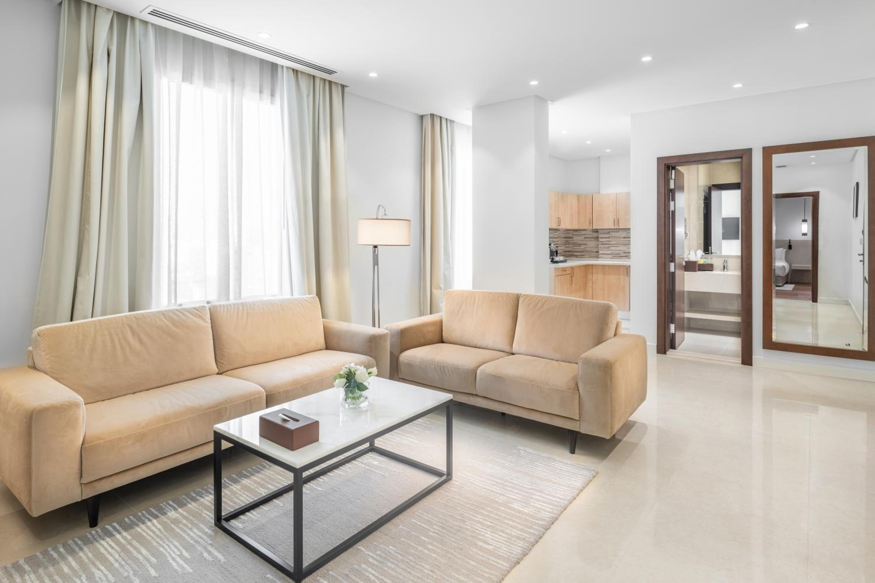 Фото Qamar Hotel Jeddah