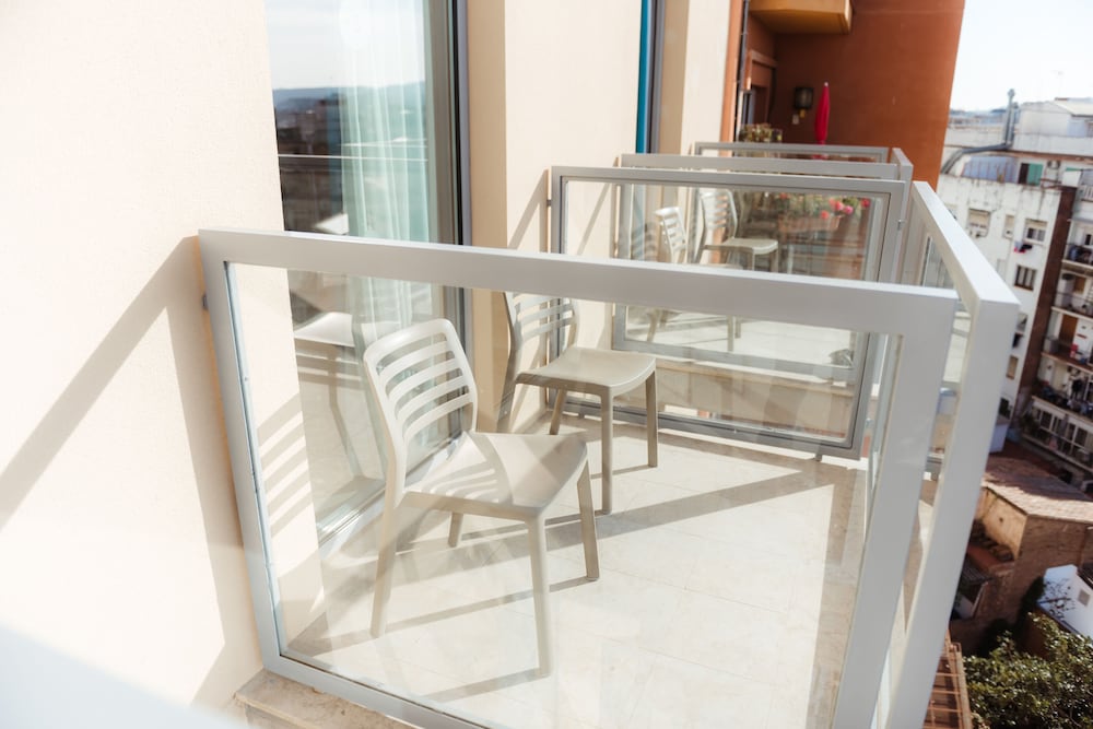 Фото Arya Stadium Hotel