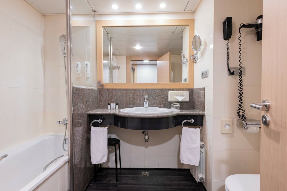 Фото Suites Plaza Hotel & Wellness Andorra