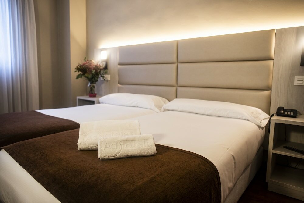 Фото Hotel Zaragoza Royal